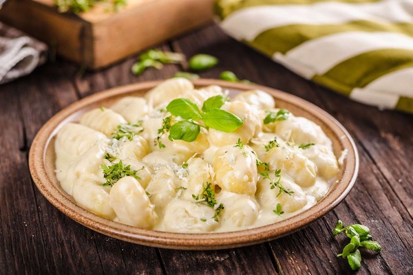 Gnocchi mit Spinat und Gorgonzolasoße