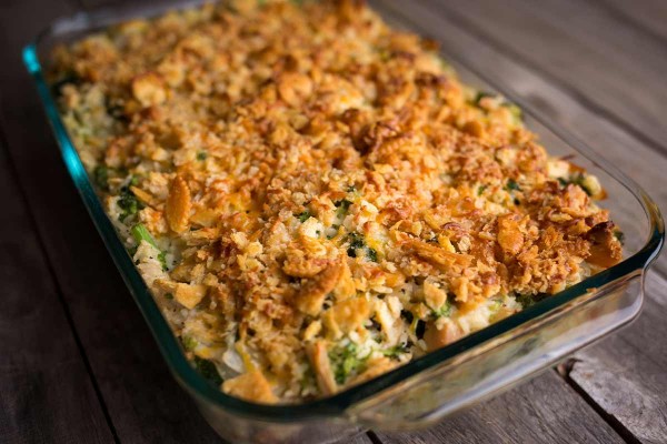 Überbackener Reisauflauf mit Kräuterrahmsoße und Gemüse (Karotte,Blumenkohl, Brokkoli, Kohlrabi)